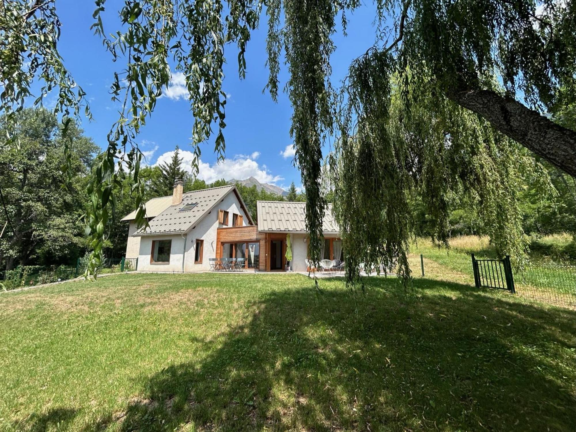 Maison Refaite A Neuf En Pleine Nature Puy-Saint-Eusebe ภายนอก รูปภาพ